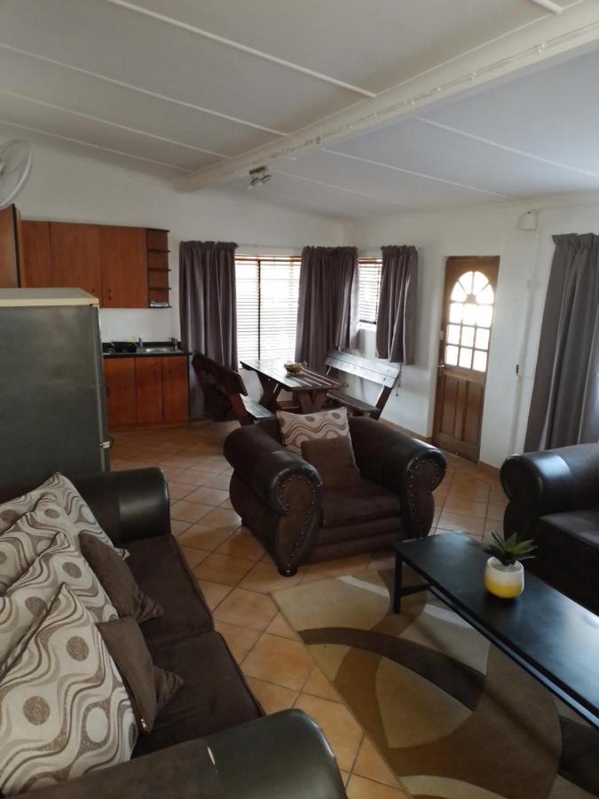 Anna Boeremeisie Guesthouse Benoni Eksteriør bilde
